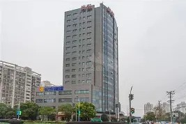 星空体育娱乐-包含上海久事加时末段单刀错失，志在英超名次提升，气氛紧张，身体对抗强度拉满的词条